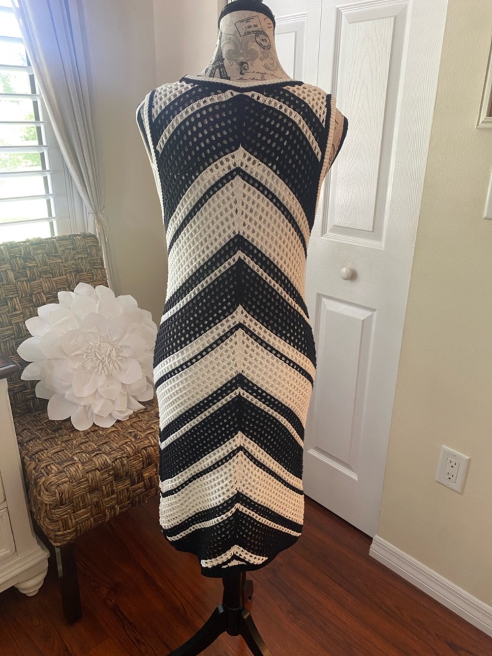Willow & Wind Chevron Crochet Sweater Dress L Black White Lined - Picture 4 of 10